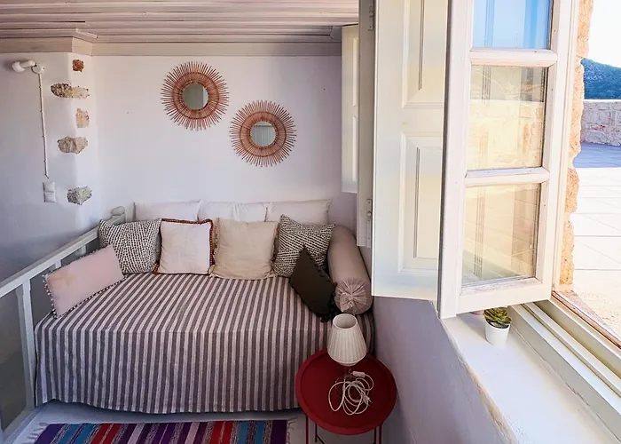 Agnanti House