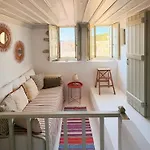 Agnanti House