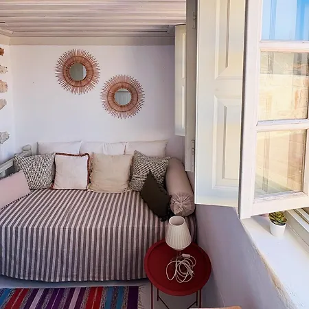 Agnanti House